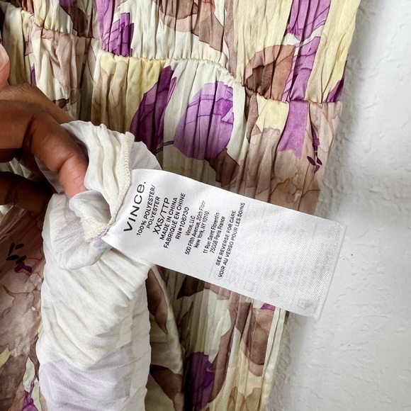 Vince Magnolia floral-print pleated midi dress - Picture 8 of 9